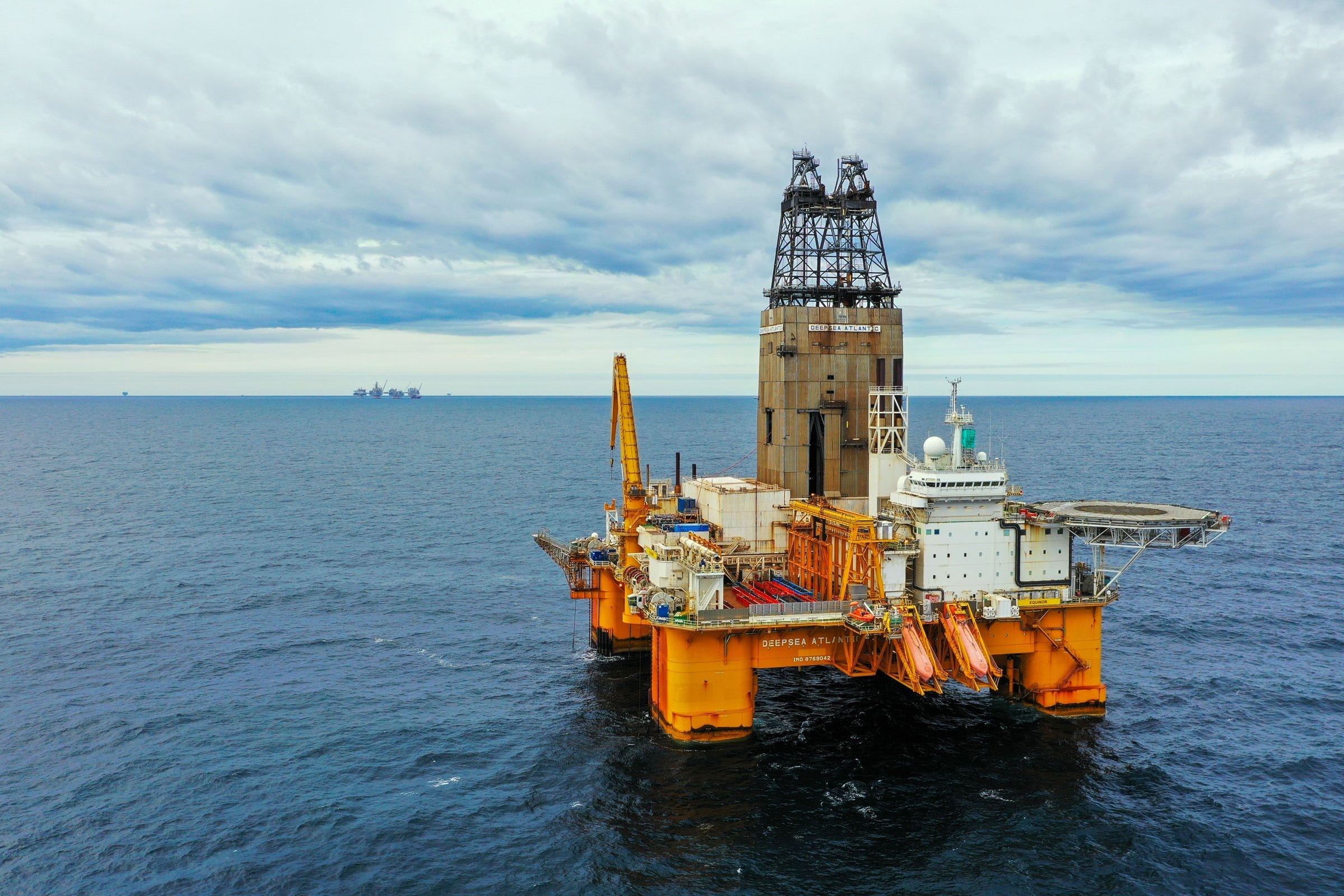Буровая Deepsea Atlantic возобновила работу после аварии